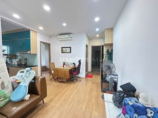 CC 52 P5 Q8 Căn góc 2PN 64m2 thang máy, tặng Nội thất, sổ sẵn cc liền