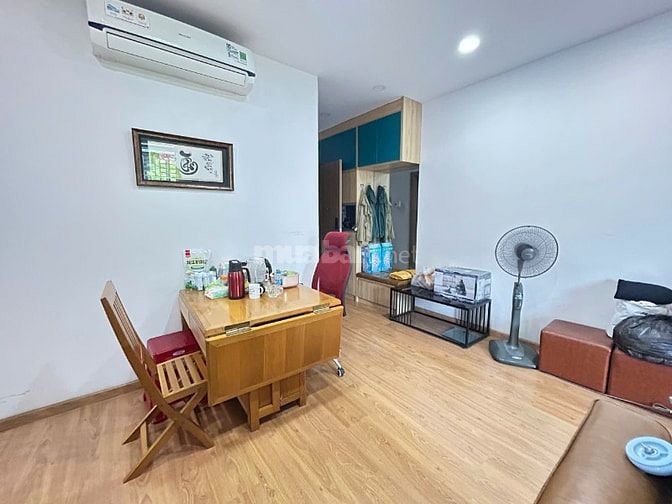 CC 52 P5 Q8 Căn góc 2PN 64m2 thang máy, tặng Nội thất, sổ sẵn cc liền