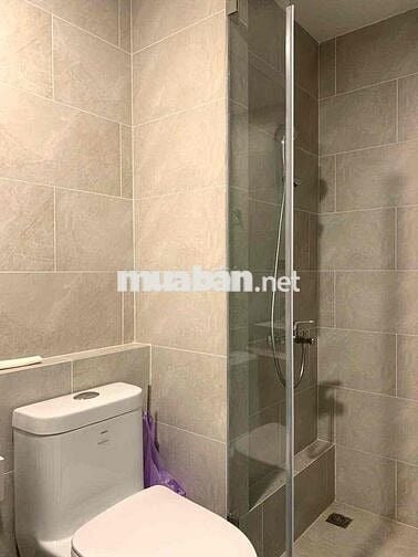 Bán căn 2pn 2wc gồm full nội thất, tháp D view nội khu sổ sẵn cc ngay
