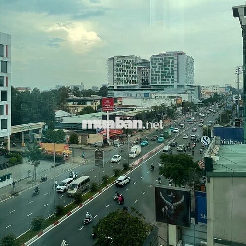 Văn phòng 188m2 MT Cộng Hòa, full nội thất cơ bản, vào làm ngay