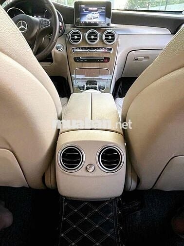 Mercedes Benz GLC250 4Matic sx 2017 màu đen/kem