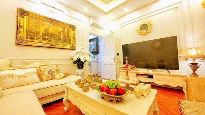 Mặt phố Nam Dư 61m², 5 tầng thang máy, full nội thất , ô tô tránh , 