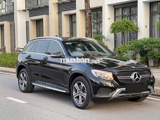 Mercedes Benz GLC250 4Matic sx 2017 màu đen/kem