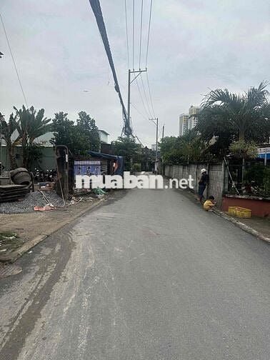 bán nhà chính chủ mặt tiền kinh doanh tại dĩ an bình dương. p đông hoà