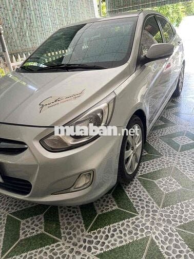 Hyundai Accent 2011 1.4 AT - 221000 km