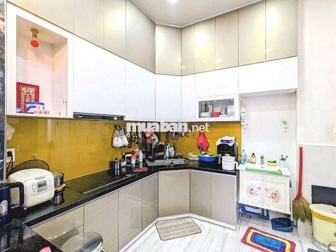 Bán Nhà 3 Tầng BTCT 45 m2 Hẻm Thông Tứ Tung Huỳnh Tấn Phát Hơn 6 Tỷ TL