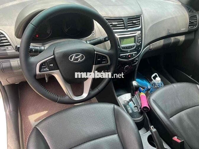 Hyundai Accent 2011 1.4 AT - 221000 km