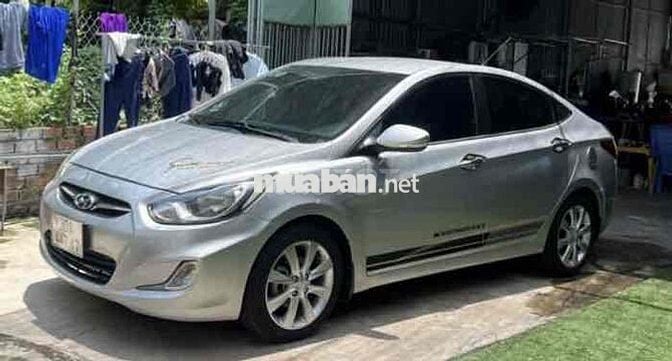 Hyundai Accent 2011 1.4 AT - 221000 km