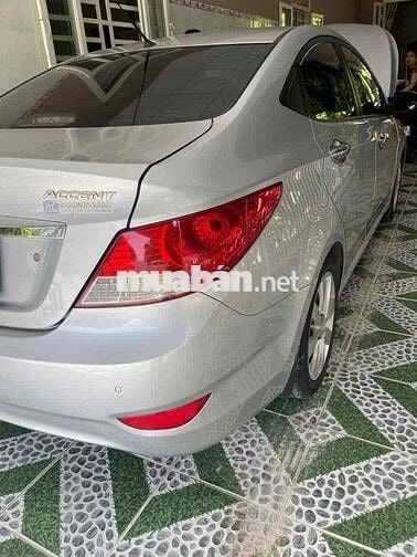Hyundai Accent 2011 1.4 AT - 221000 km