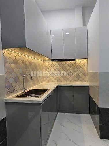 Hẻm Thẳng Cách MT 100m.ngay Trường THPT NGÔ GIA TỰ Bình Đông P15Q8. 