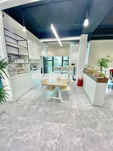 Cho thuê VP tại Hoàng Cầu 110m2 giá 21t 10m mặt tiền full kính mới ken
