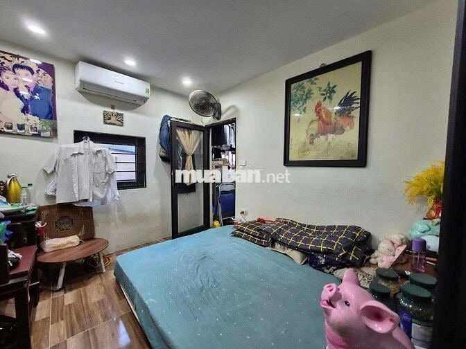 Trần Hoà- Kim giang. 27m 4 tầng sổ đỏ 4.9 tỷ Trần Hoà- Kim giang. 27m 4 tầng sổ đỏ 4.9 tỷ