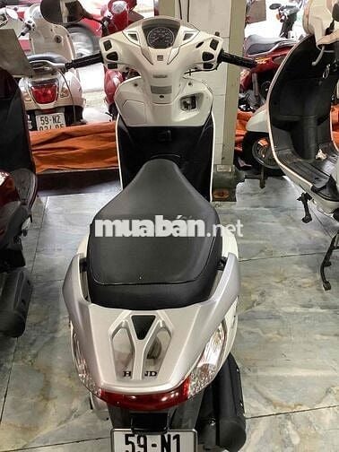 Leed Fi đời 2015 màu trắng xe zin biển thành phố