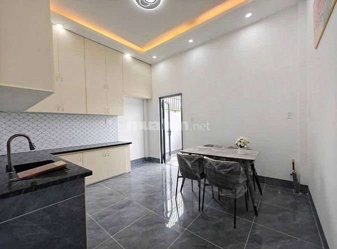 Bán nhà mới trong hẻm 81 trương định