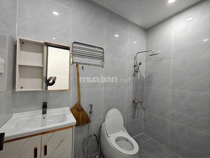 Bán nhà mới trong hẻm 81 trương định