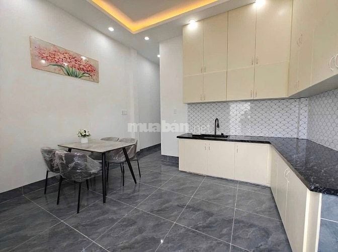 Bán nhà mới trong hẻm 81 trương định