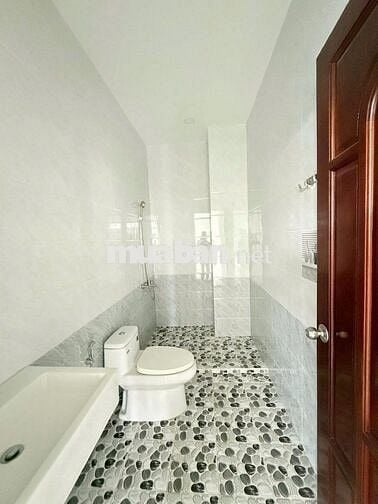 Tòa nhà 4 tầng Góc 2 Mặt Tiền Khu Văn Hóa Tây Đô 80tr thương lượng