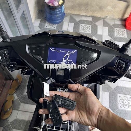 AB 4val 125cc/2024 ĐEN ĐB, 6k km, bstp chính chủ
