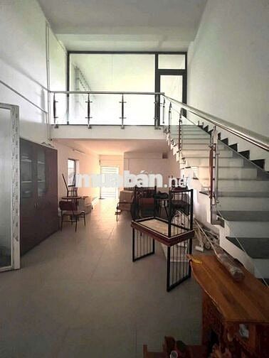 Cho Thuê Kho
Góc 200m2 KDC Đông Phú HG
Cách Trung Tâm Cần Thơ 7Km