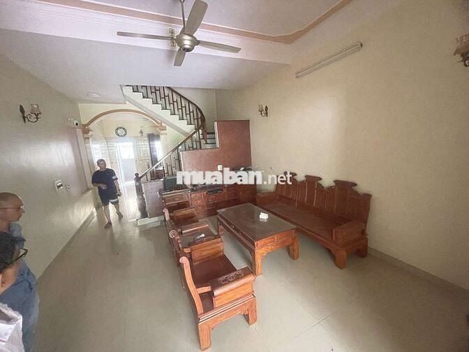 Chính chủ gửi căn 3 tầng thiết kế hiện đại đủ công năng cho hộ 5_7 ng