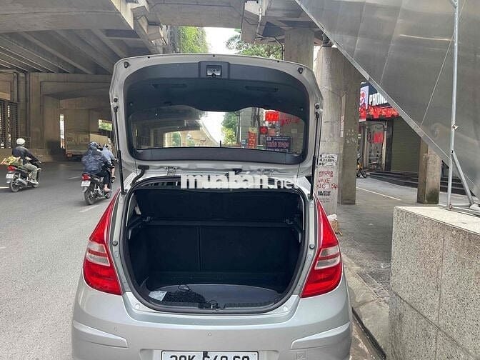Hyundai i30 2009 1.6 AT - 140000 km