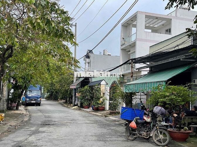 Cần Bán Gấp Đất 10x23m Shr Vị Trí đẹp Mt nhựa 10 1/ ngắn Ng Ảnh Thủ