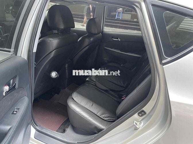 Hyundai i30 2009 1.6 AT - 140000 km