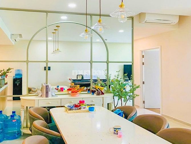 Bán Căn hộ tại Q2 Thảo Điền gồm 3 phòng ngủ view sông 112m2