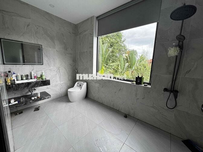 Bán nhà villa hồ bơi sổ hồng riêng thổ cư 150m2 chính chủ đăng bán