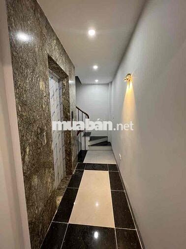 Nhà phân lô 6 tầng thang máy - Bùi Xương Trạch 35m2 ,Mt 3m giá 9,8 tỷ