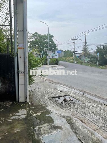 Chính chủ đi nước ngoài mới về cần bán nhà mặt tiền Nguyễn Bình