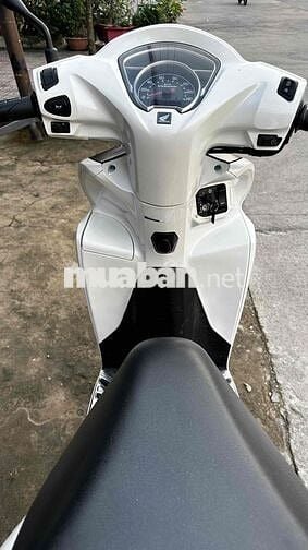 Honda Vision 2021 trắng đen ( hỗ trợ góp )