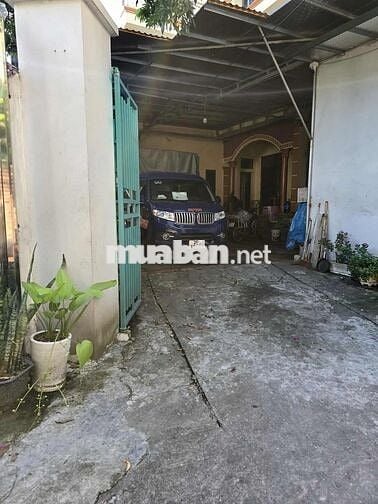 Đất Gia Lâm, 42m2, mặt tiền 4.2m, ô tô cách 15m. Sổ đỏ đầy đủ.