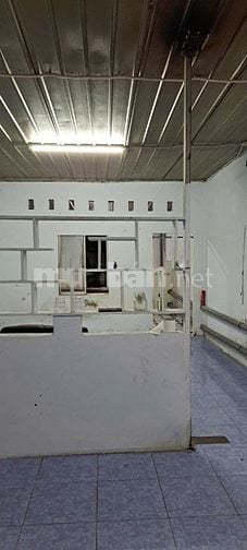 Cho thuê nhà cấp 4, rộng, hẻm xe tải.