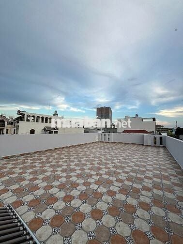 Nhà mặt tiền 96,2m2, 5 phòng ngủ, đường Lương Thế Vinh, Q.Tân Phú