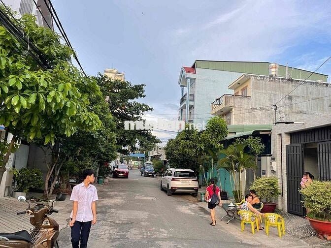 Đất Vị Trí Đẹp 4x20m nở hậu 8m, sổ 95m2, Mt đg 10m Kd Buôn bán Tốt.