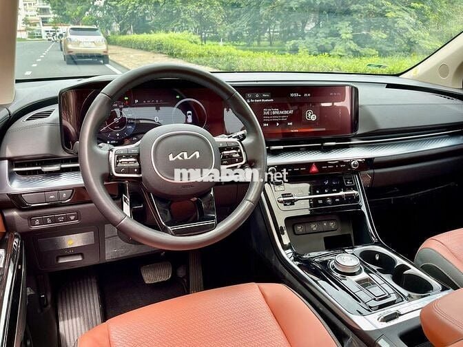 Kia Carnival 2.2D Signature 2024 - chất xe như mới