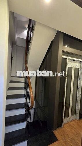 NHÀ MỚI ĐÊ LA THÀNH - 32M2 - THANG MÁY 6 TẦNG CHỈ 7,8 TỶ
