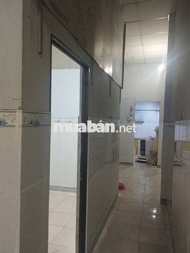 NHÀ CHO THUÊ MỚI SƠN SỬA GẦN CHỢ HÓC MÔN