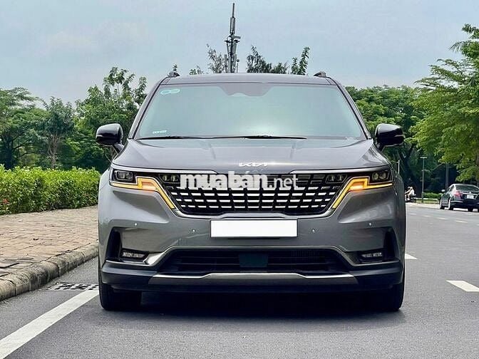 Kia Carnival 2.2D Signature 2024 - chất xe như mới