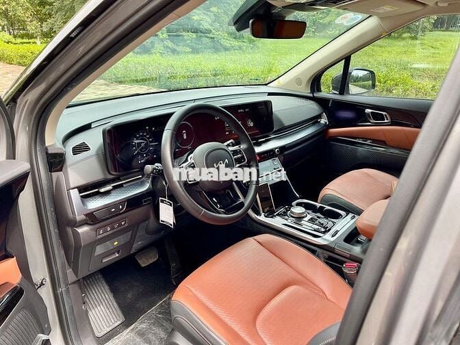 Kia Carnival 2.2D Signature 2024 - chất xe như mới