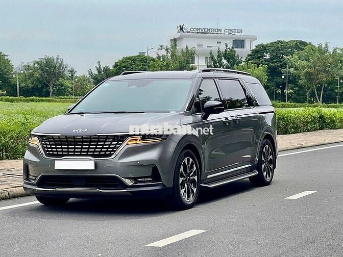 Kia Carnival 2.2D Signature 2024 - chất xe như mới