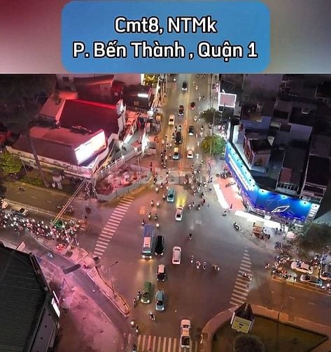 Nhà Mặt Tiền ngay ngã tư Nguyễn Thị Minh Khai - CMT8, vỉa hè rộng 15m