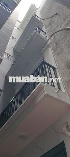 NHÀ MỚI ĐÊ LA THÀNH - 32M2 - THANG MÁY 6 TẦNG CHỈ 7,8 TỶ