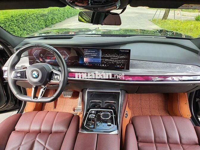 BMW 7 Series 2023 735Li M Sport - 16000 km