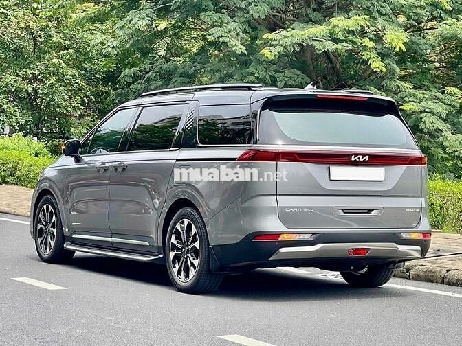 Kia Carnival 2.2D Signature 2024 - chất xe như mới