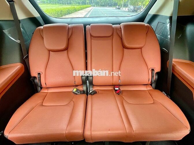 Kia Carnival 2.2D Signature 2024 - chất xe như mới