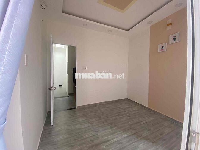 NHÀ ĐẸP VÀO Ở NGAY BÌNH ĐÔNG Q8 GẦN CẦU CHÀ VÀ