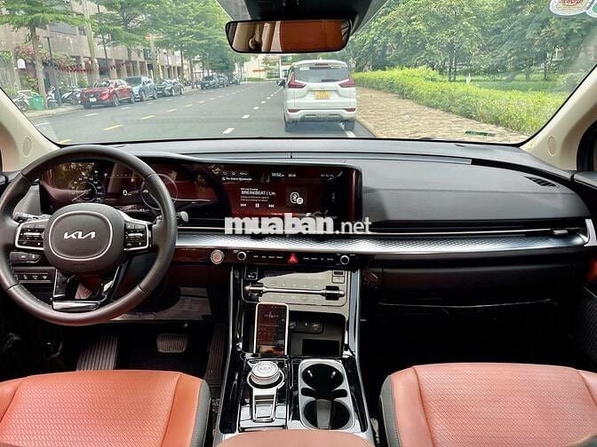 Kia Carnival 2.2D Signature 2024 - chất xe như mới