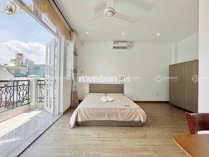 Ban công. Full nội thất. Thang Máy Hoàng Hoa Thám Tân Bình